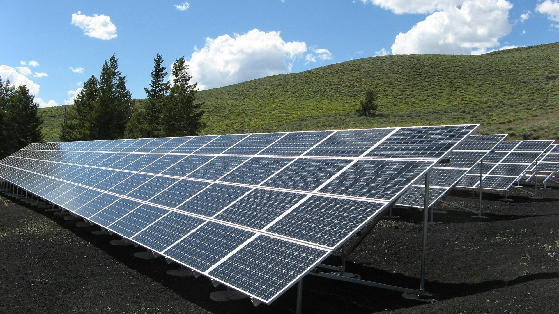 Revolutionizing Agriculture with Modern Solar Water Pumps